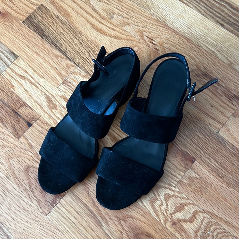 Vince sandals